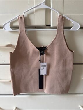 NWT. House of Harlow 1960 Square Neck Crop Tank